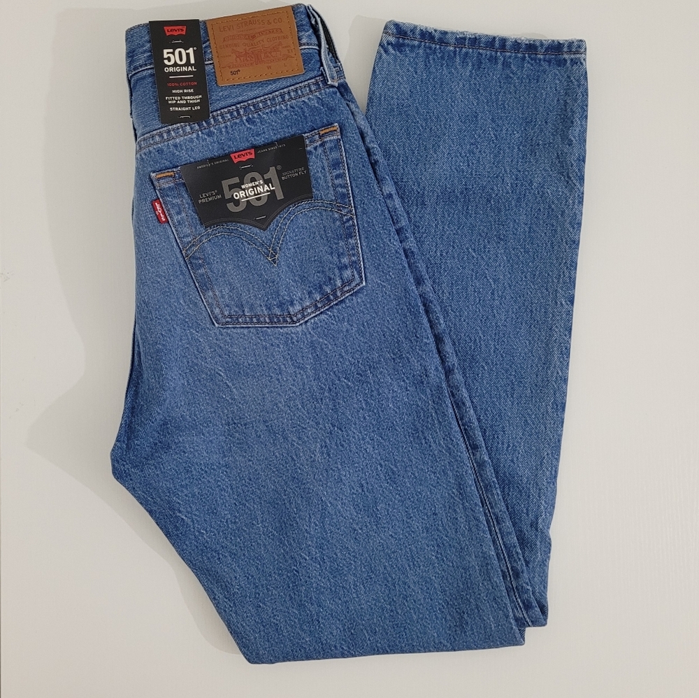 Levi's Premium Women's Size 4 Medium Wash Distressed 501 Original Jeans!
